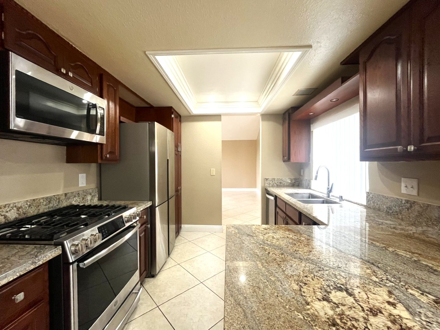 980 Tufts Circle - Corona - California - 3 bed, 2.5 bath rental property