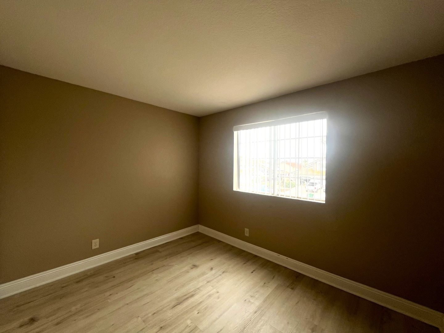 980 Tufts Circle - Corona - California - 3 bed, 2.5 bath rental property