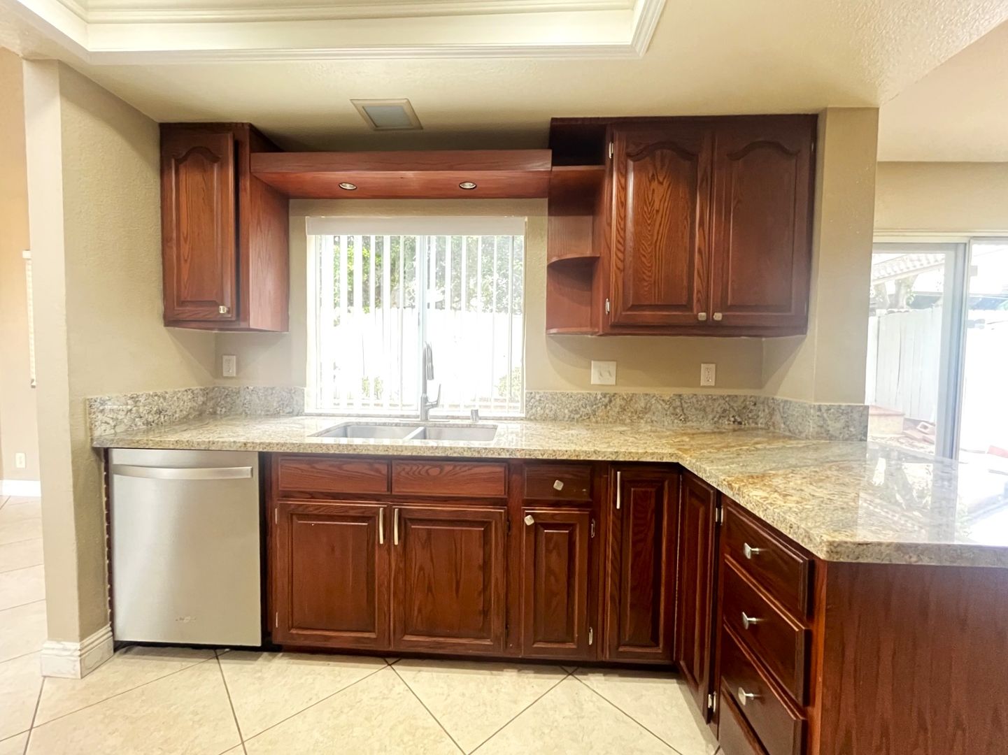 980 Tufts Circle - Corona - California - 3 bed, 2.5 bath rental property