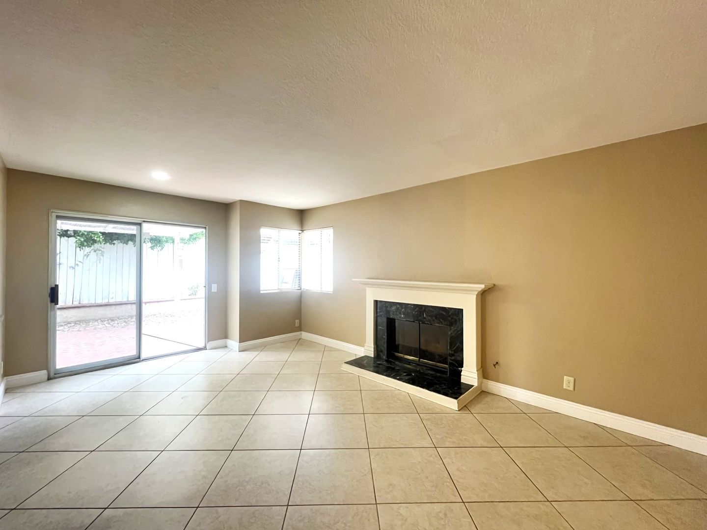 980 Tufts Circle - Corona - California - 3 bed, 2.5 bath rental property