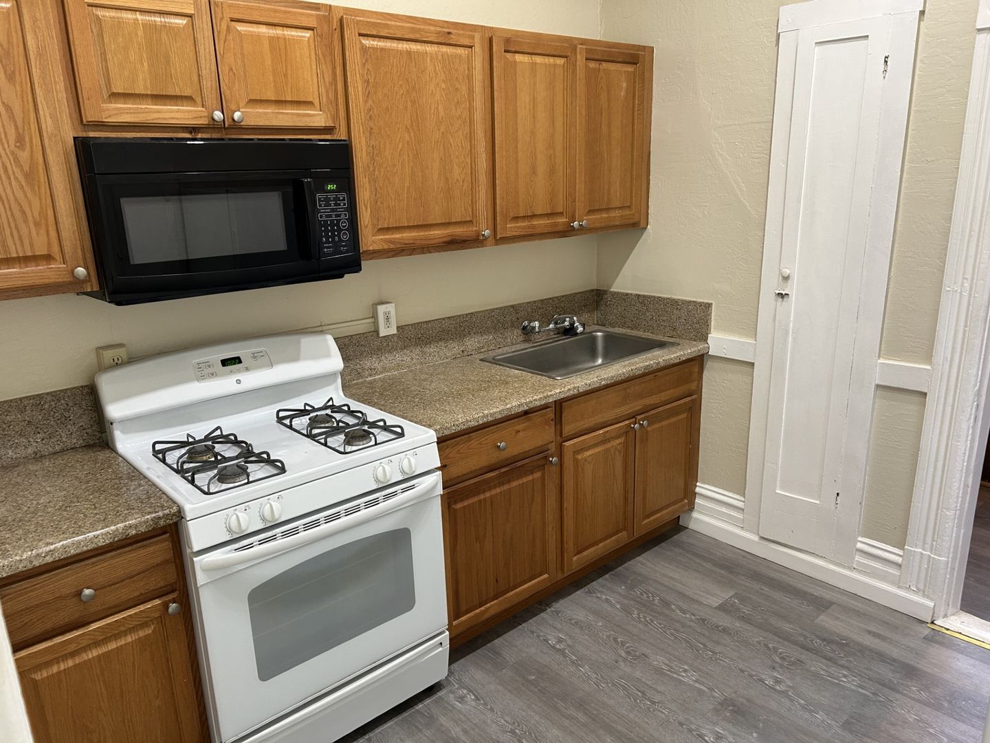 1014 Napa Street Unit A - Vallejo - California - 1 bed, 1 bath rental property