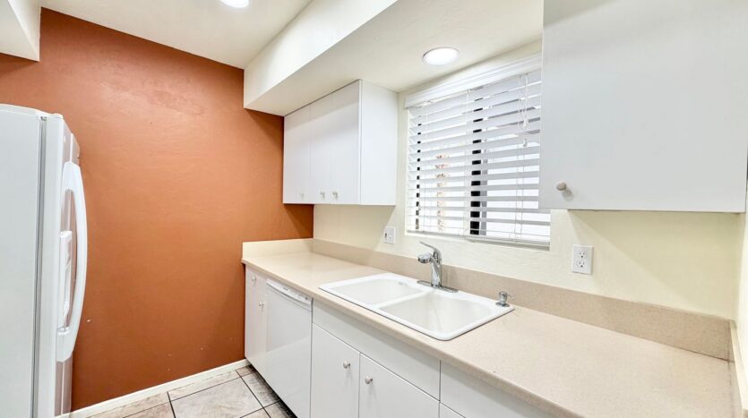 1050 E Ramon Road Unit 119 - Palm Springs - California - 3 bed, 2 bath rental property