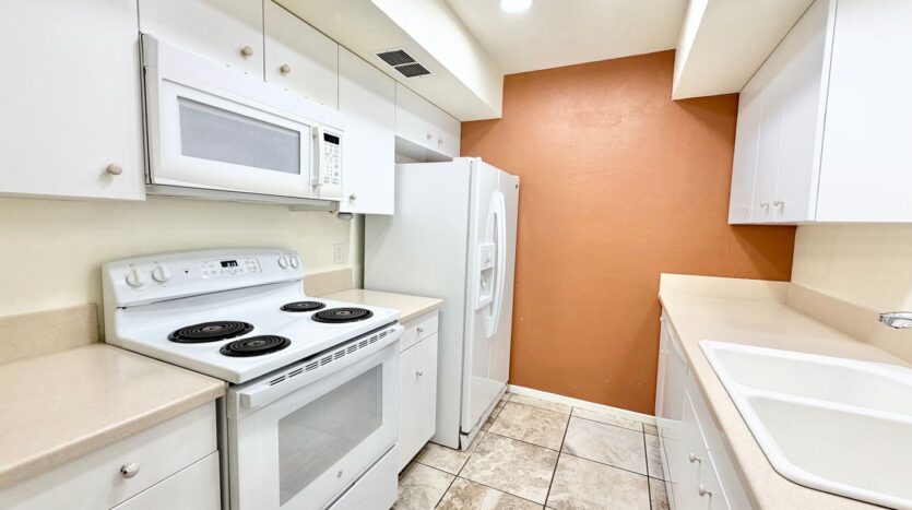 1050 E Ramon Road Unit 119 - Palm Springs - California - 3 bed, 2 bath rental property