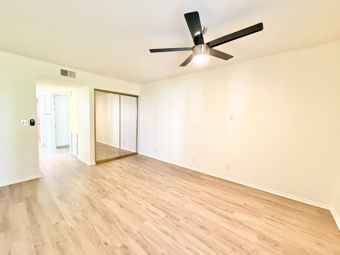 1050 E Ramon Road Unit 119 - Palm Springs - California - 3 bed, 2 bath rental property