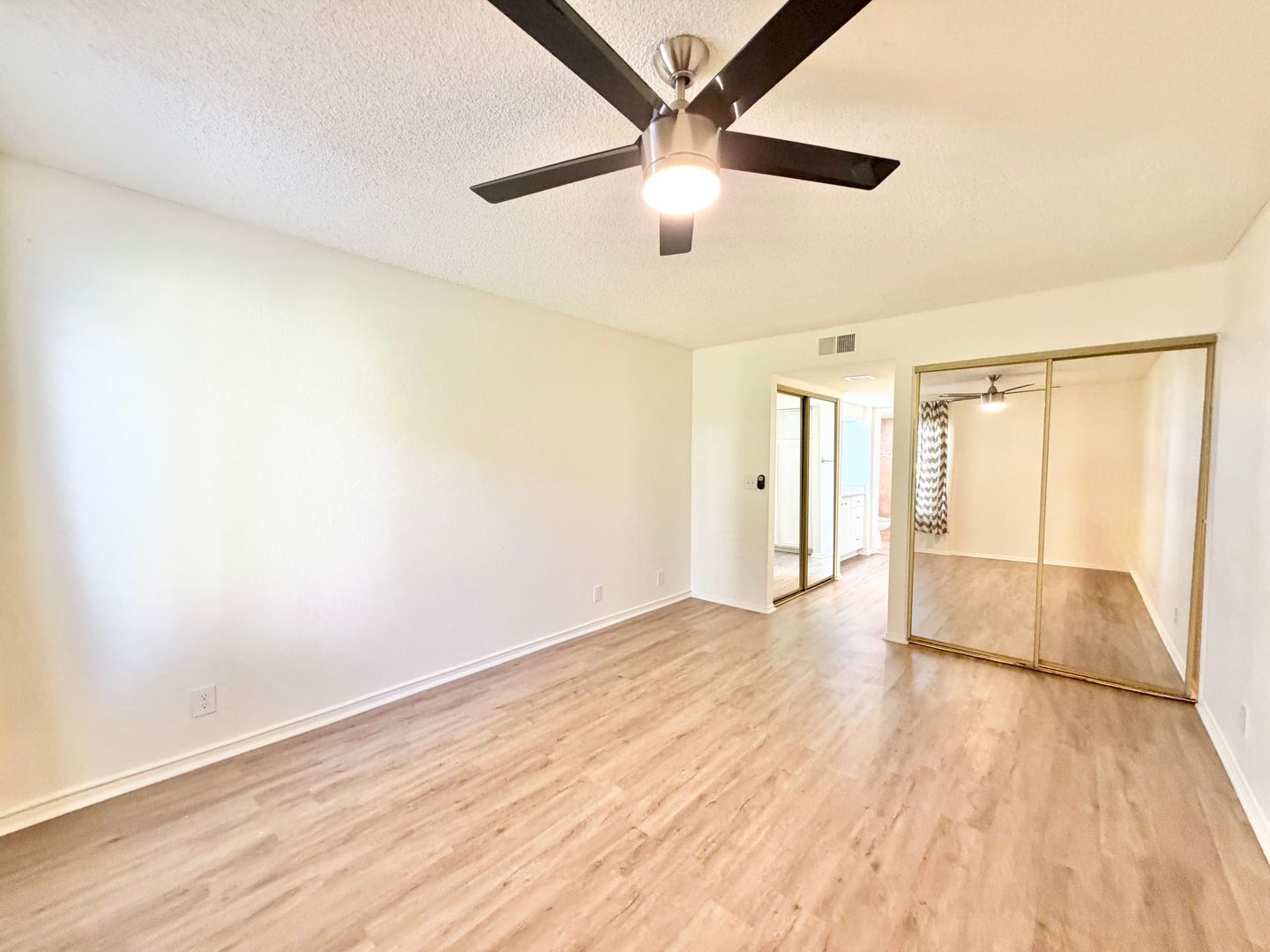1050 E Ramon Road Unit 119 - Palm Springs - California - 3 bed, 2 bath rental property