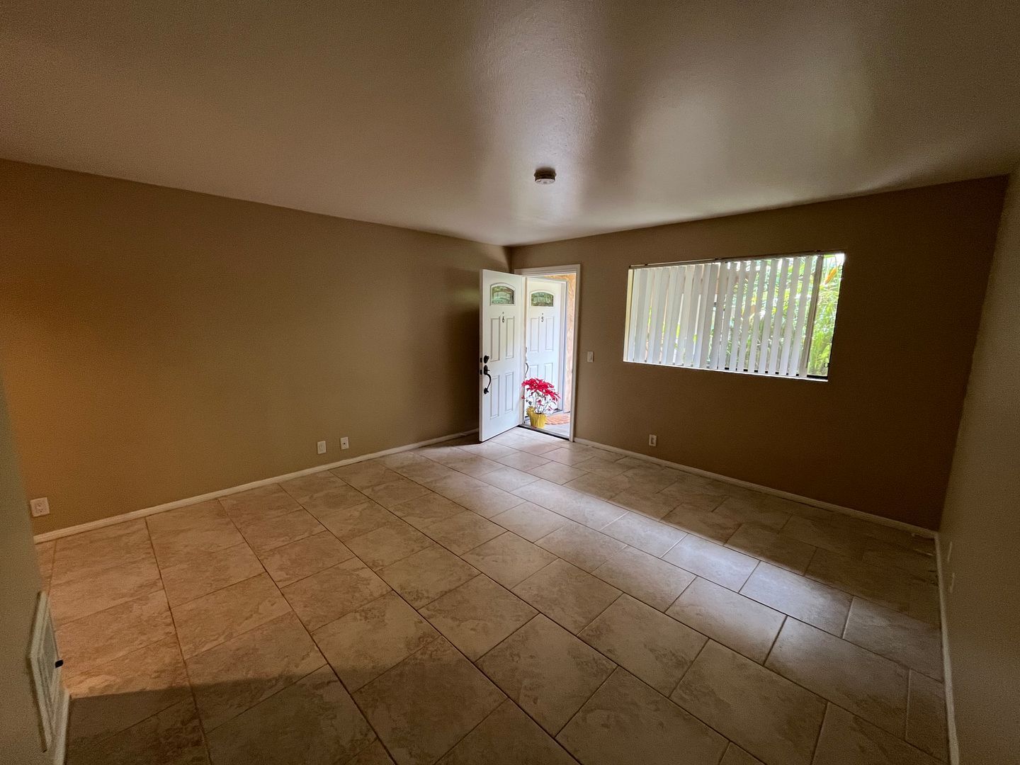 1075 N Vulcan Ave - Encinitas - California - 1 bed, 1 bath rental property