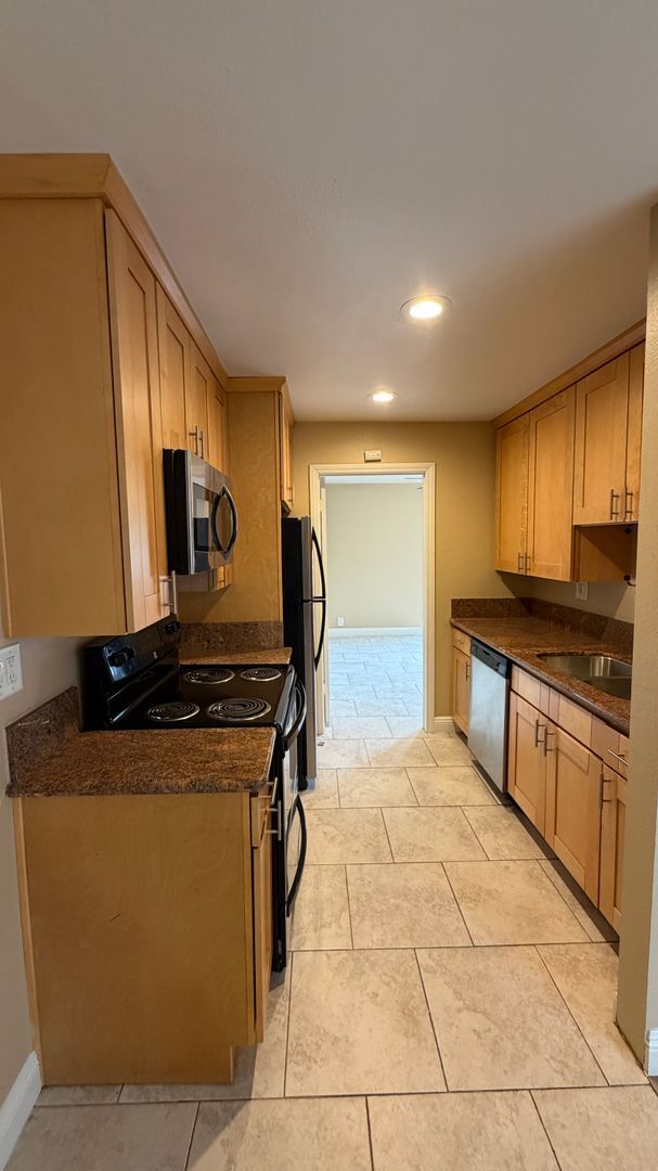 1075 N Vulcan Ave - Encinitas - California - 1 bed, 1 bath rental property