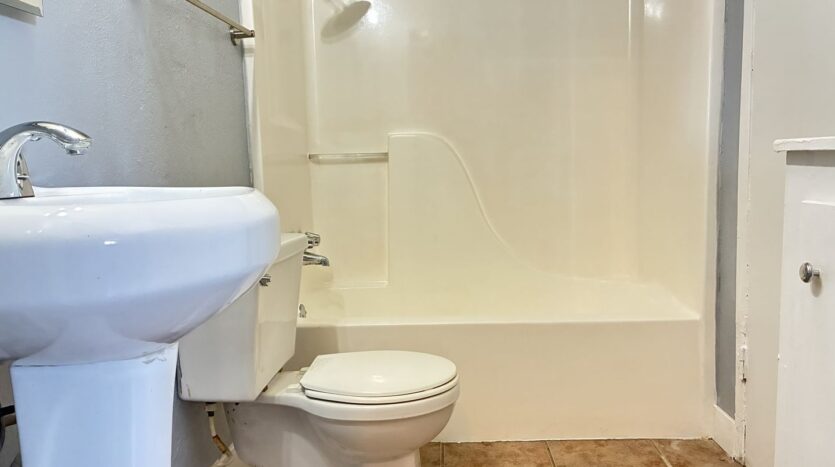 1129 E. La Deney  - Ontario - California - 2 bed, 1.5 bath rental property