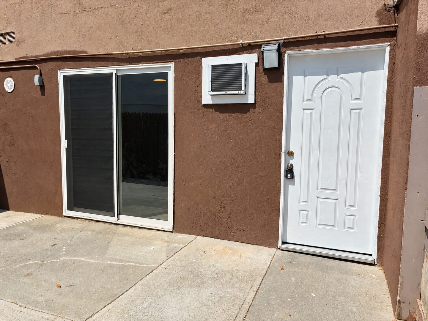 1129 E. La Deney  - Ontario - California - 2 bed, 1.5 bath rental property