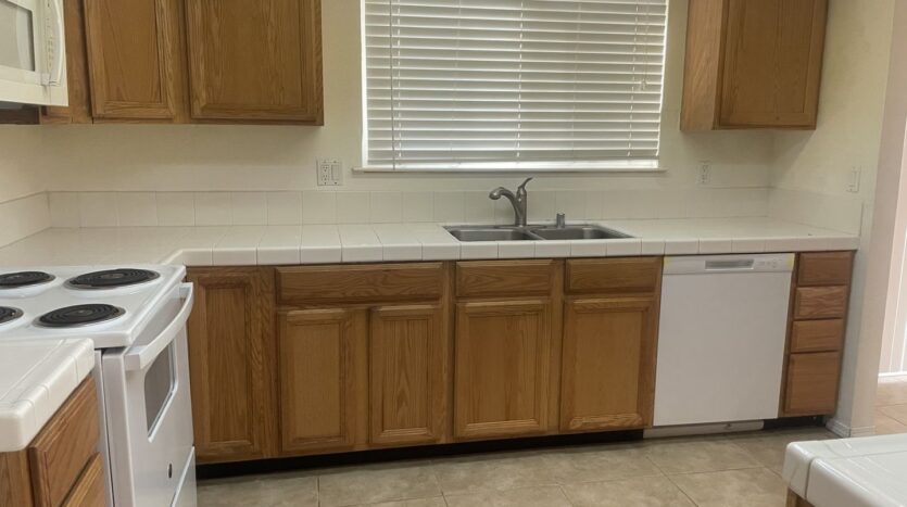 125 Serpentine Drive - Vallejo - California - 4 bed, 2.5 bath rental property