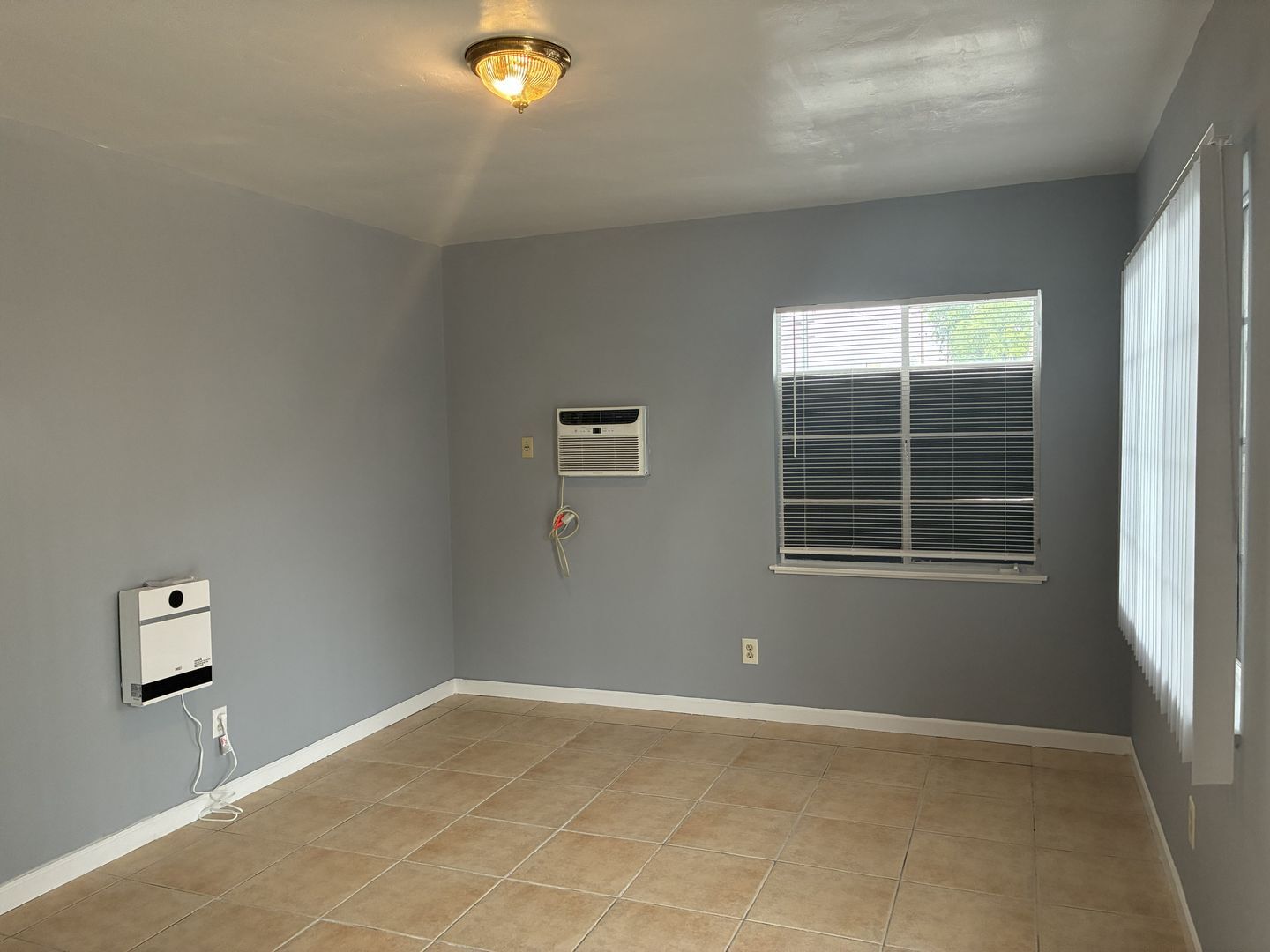 1291 N. Sierra Way Unit 1291 - San Bernardino - California - 1 bed, 1 bath rental property