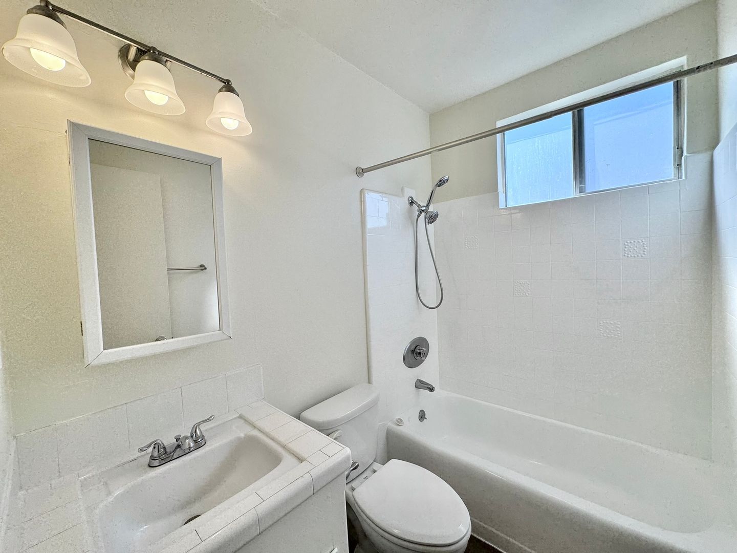 13987 Foothill Blvd. - Los Angeles - California - 1 bed, 1 bath rental property