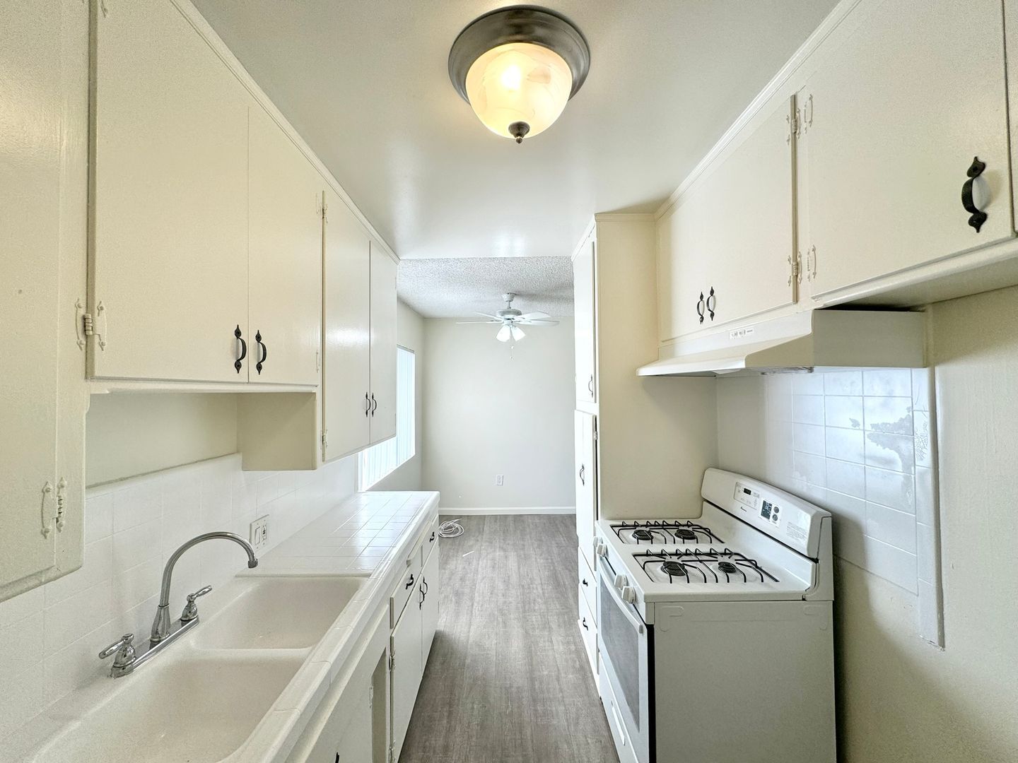 13987 Foothill Blvd. - Los Angeles - California - 1 bed, 1 bath rental property