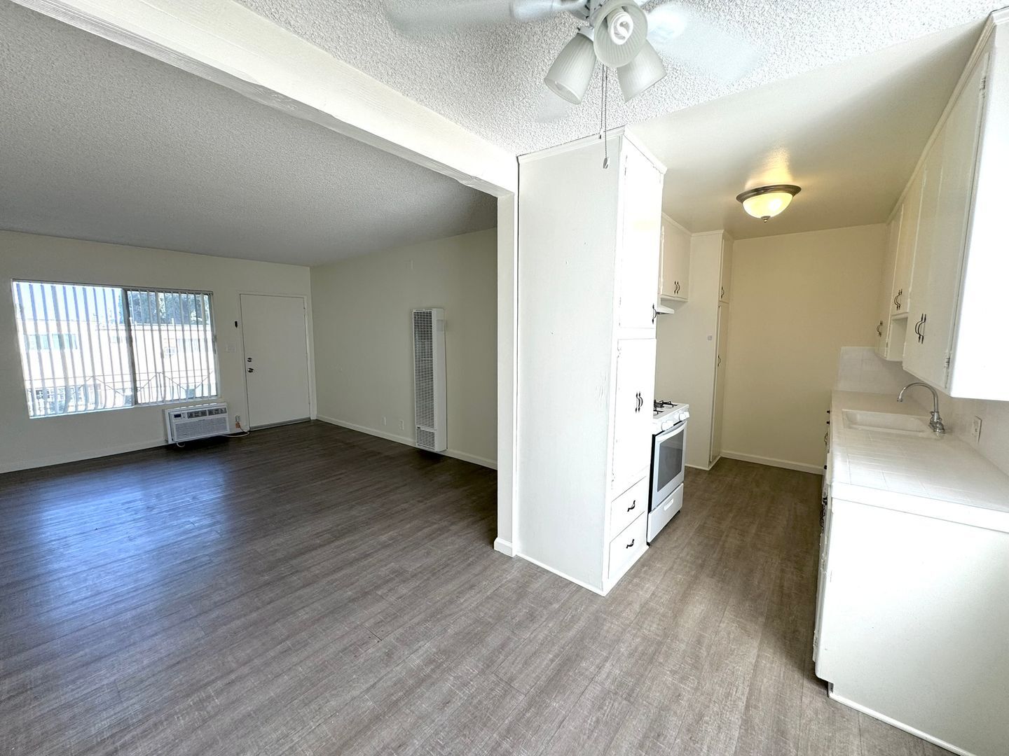 13987 Foothill Blvd. - Los Angeles - California - 1 bed, 1 bath rental property