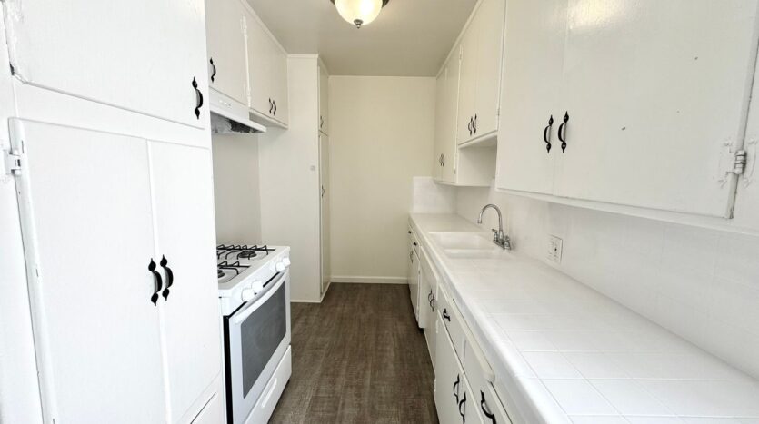 13987 Foothill Blvd. - Los Angeles - California - 1 bed, 1 bath rental property