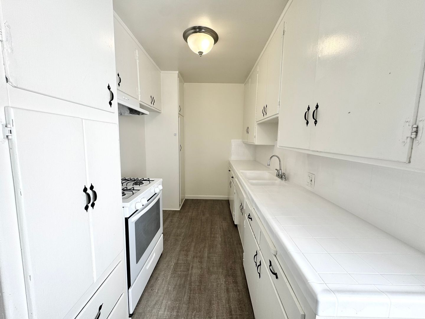 13987 Foothill Blvd. - Los Angeles - California - 1 bed, 1 bath rental property