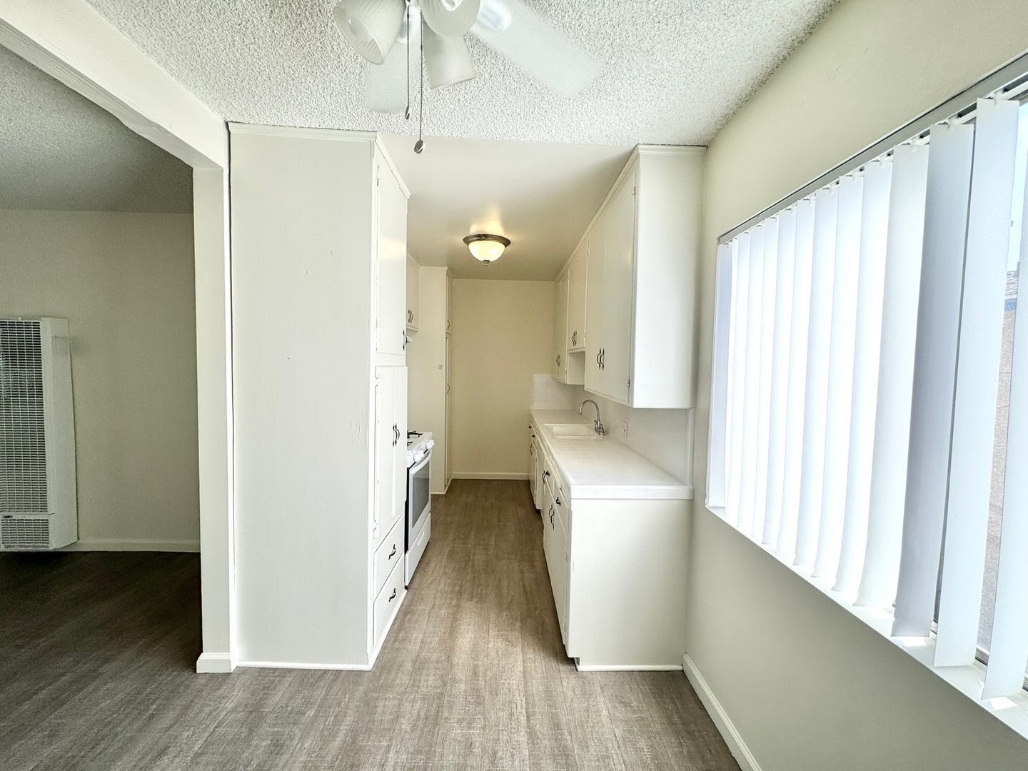 13987 Foothill Blvd. - Los Angeles - California - 1 bed, 1 bath rental property