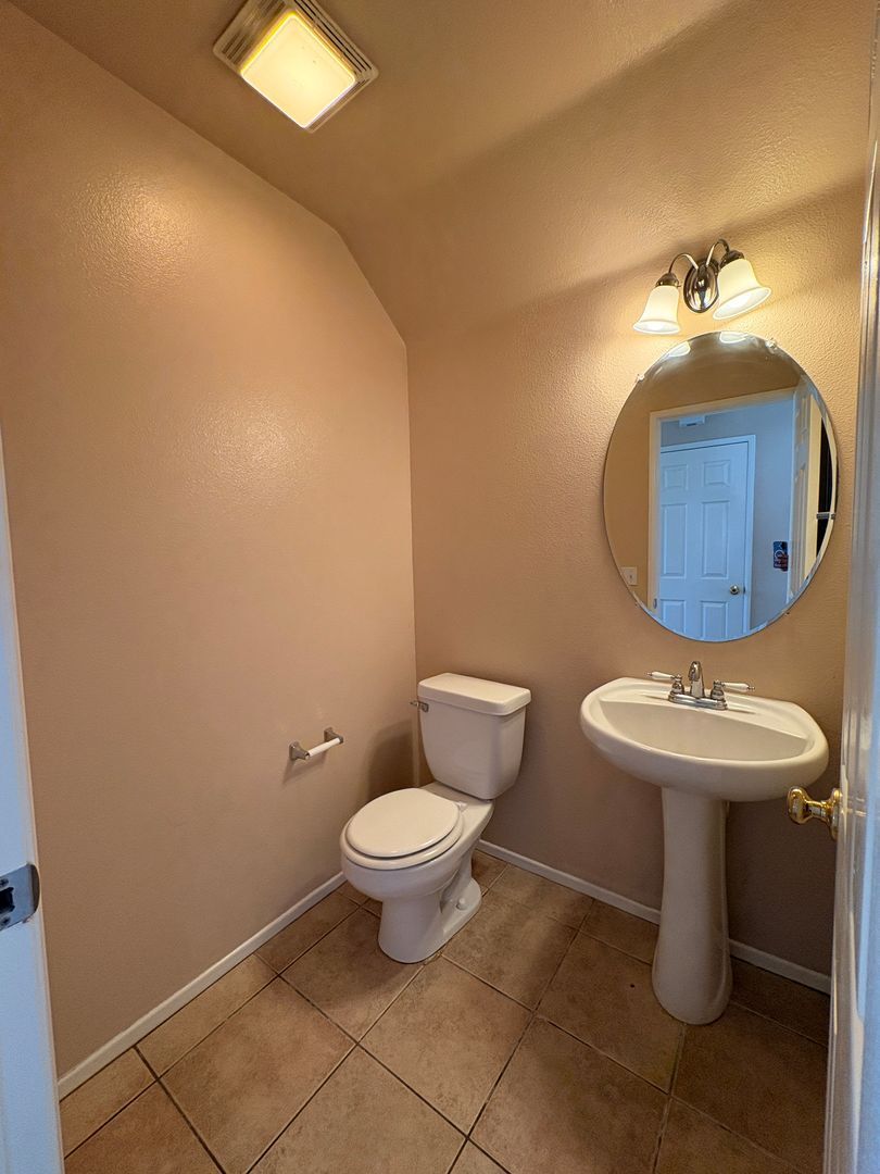 1498 Haddington Dr - Riverside - California - 4 bed, 2.5 bath rental property