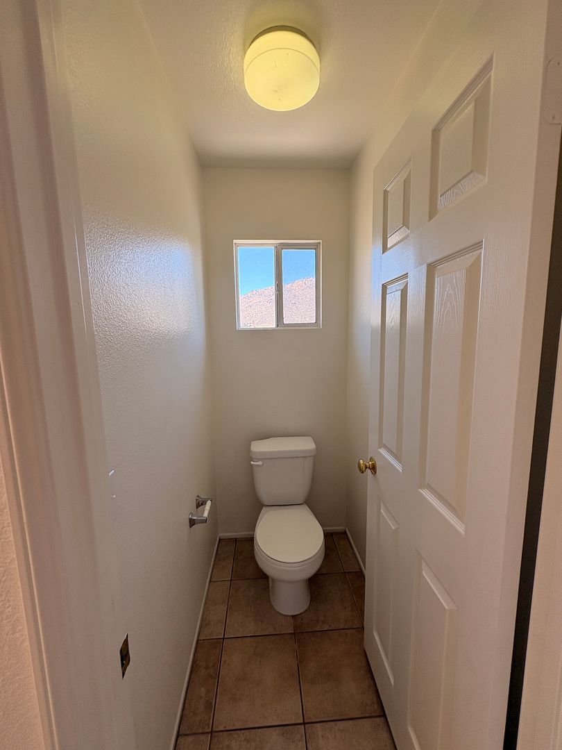 1498 Haddington Dr - Riverside - California - 4 bed, 2.5 bath rental property