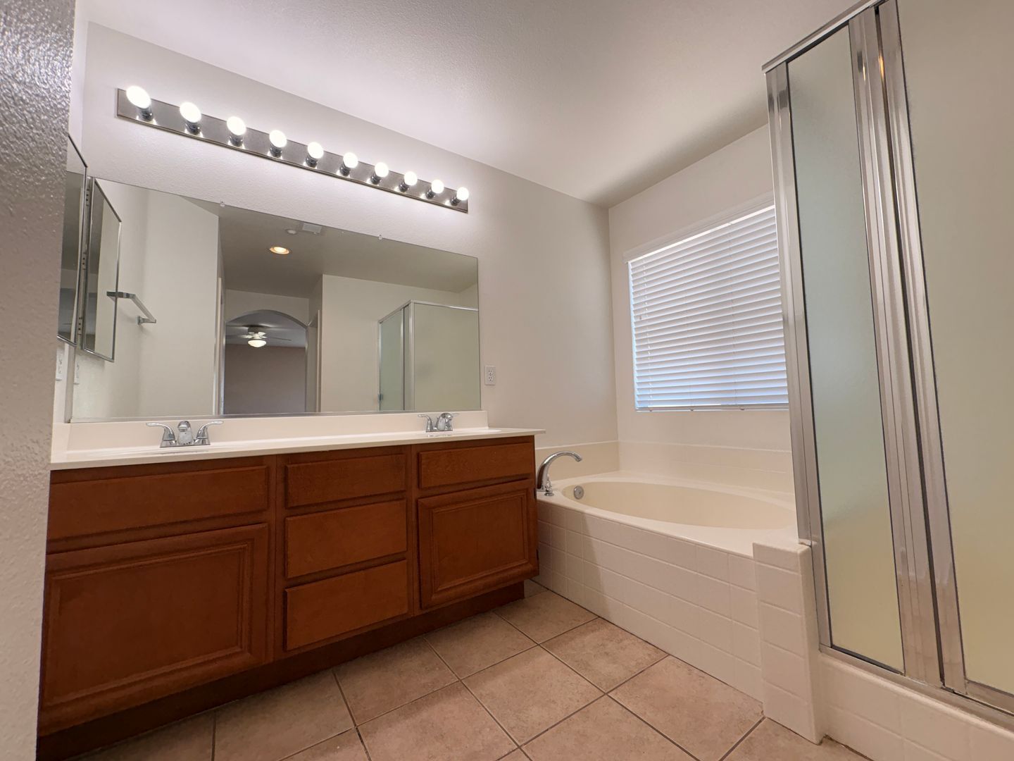 1498 Haddington Dr - Riverside - California - 4 bed, 2.5 bath rental property