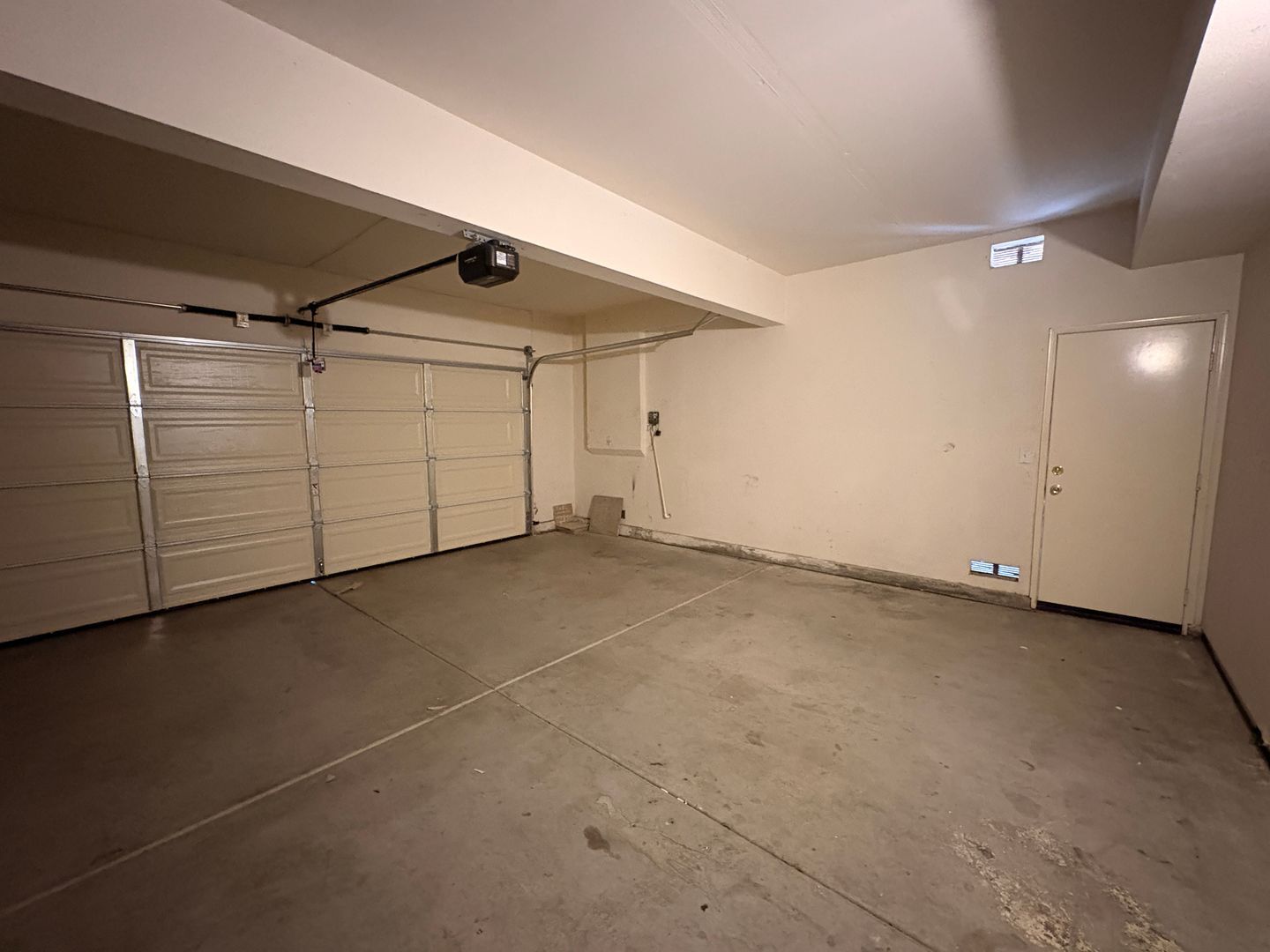 1498 Haddington Dr - Riverside - California - 4 bed, 2.5 bath rental property