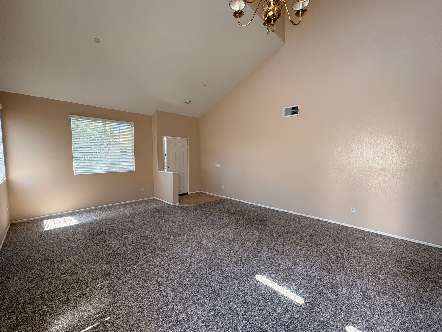1498 Haddington Dr - Riverside - California - 4 bed, 2.5 bath rental property