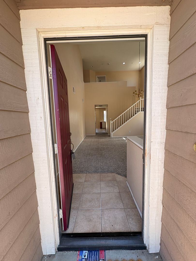 1498 Haddington Dr - Riverside - California - 4 bed, 2.5 bath rental property