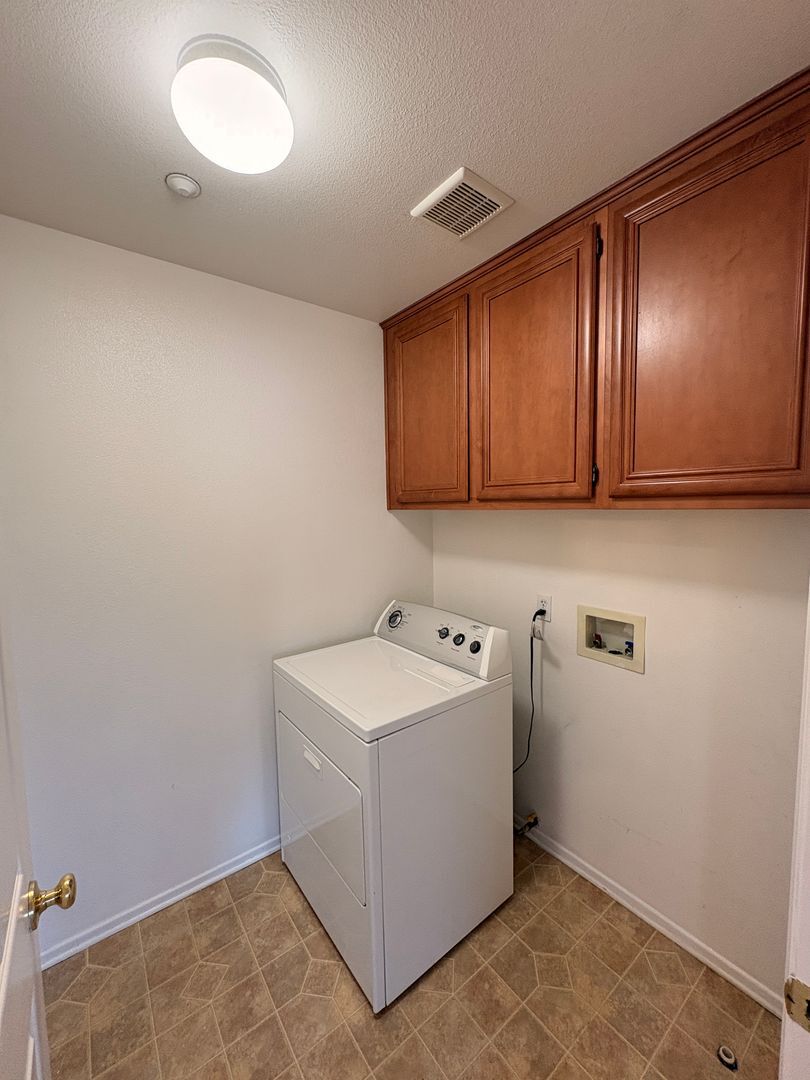 1498 Haddington Dr - Riverside - California - 4 bed, 2.5 bath rental property