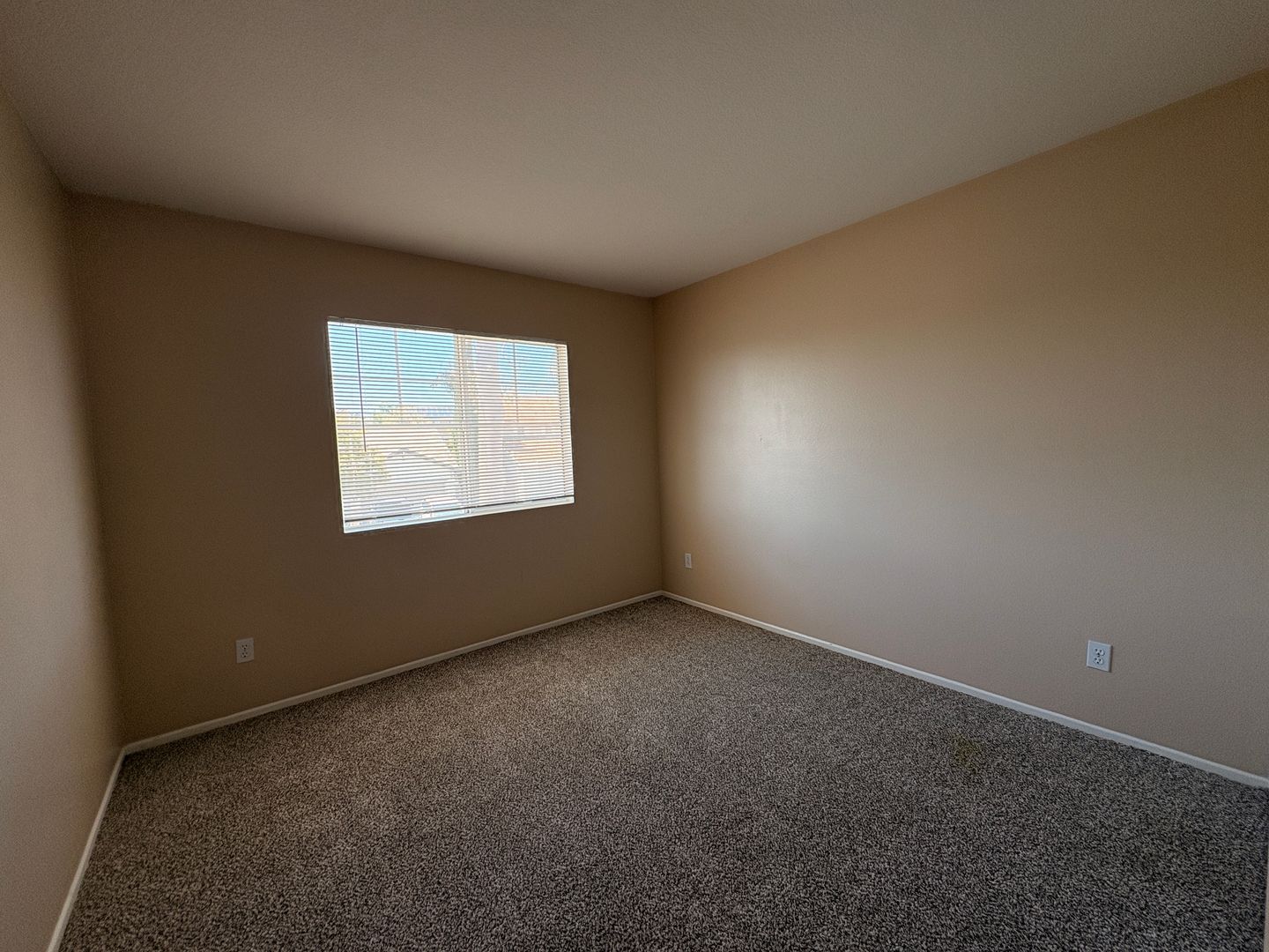 1498 Haddington Dr - Riverside - California - 4 bed, 2.5 bath rental property
