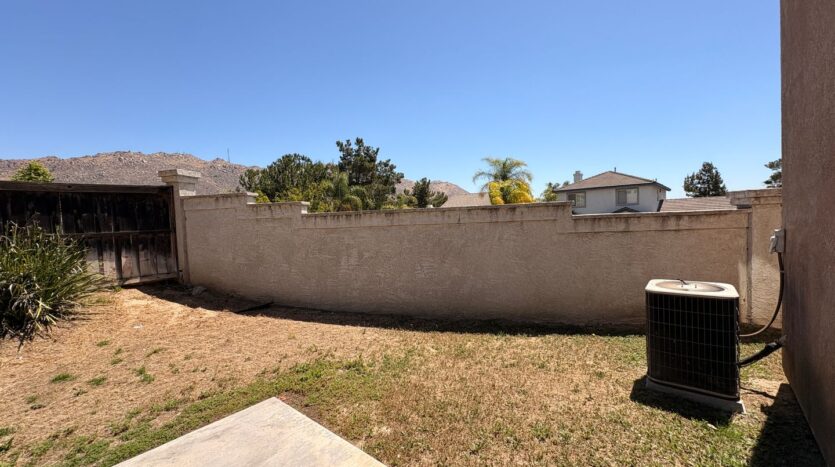 1498 Haddington Dr - Riverside - California - 4 bed, 2.5 bath rental property