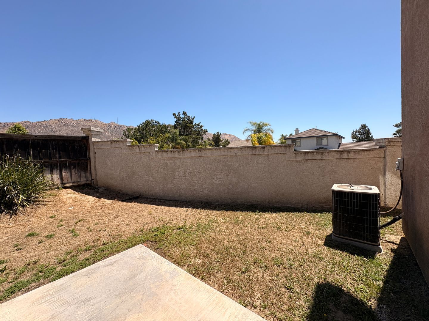 1498 Haddington Dr - Riverside - California - 4 bed, 2.5 bath rental property