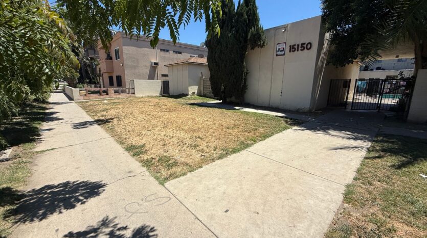 15150 Roscoe Blvd. - Los Angeles - California - 2 bed, 1 bath rental property