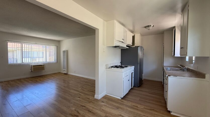 15150 Roscoe Blvd. - Los Angeles - California - 2 bed, 1 bath rental property