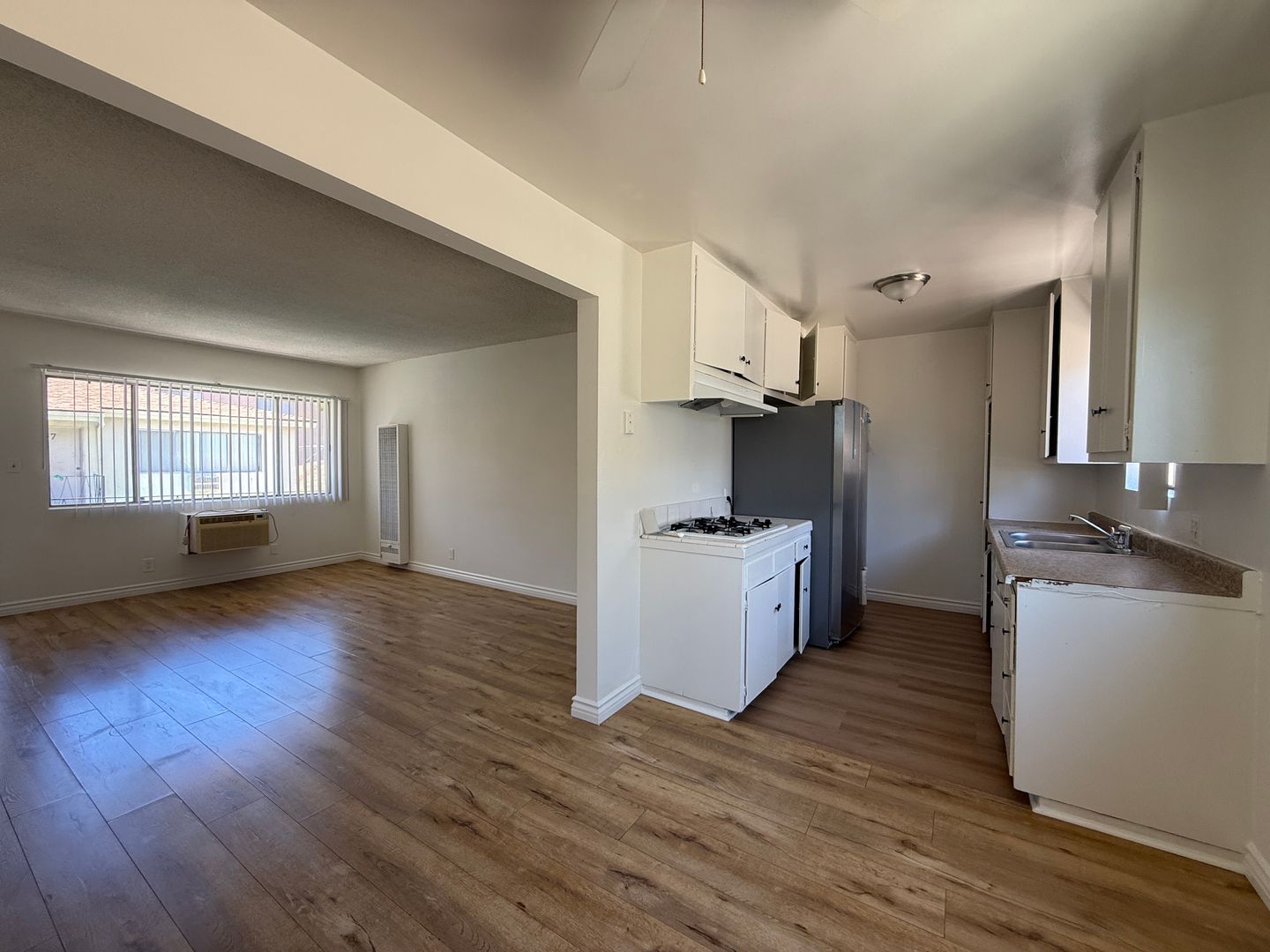 15150 Roscoe Blvd. - Los Angeles - California - 2 bed, 1 bath rental property