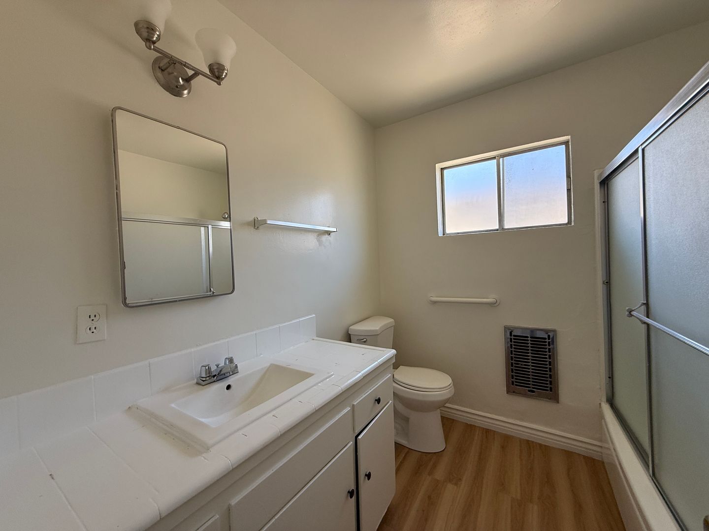 15150 Roscoe Blvd. - Los Angeles - California - 2 bed, 1 bath rental property