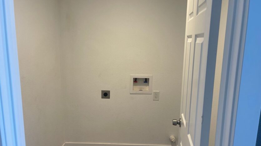1526 N Sierra Nevada St - Stockton - California - 3 bed, 2 bath rental property