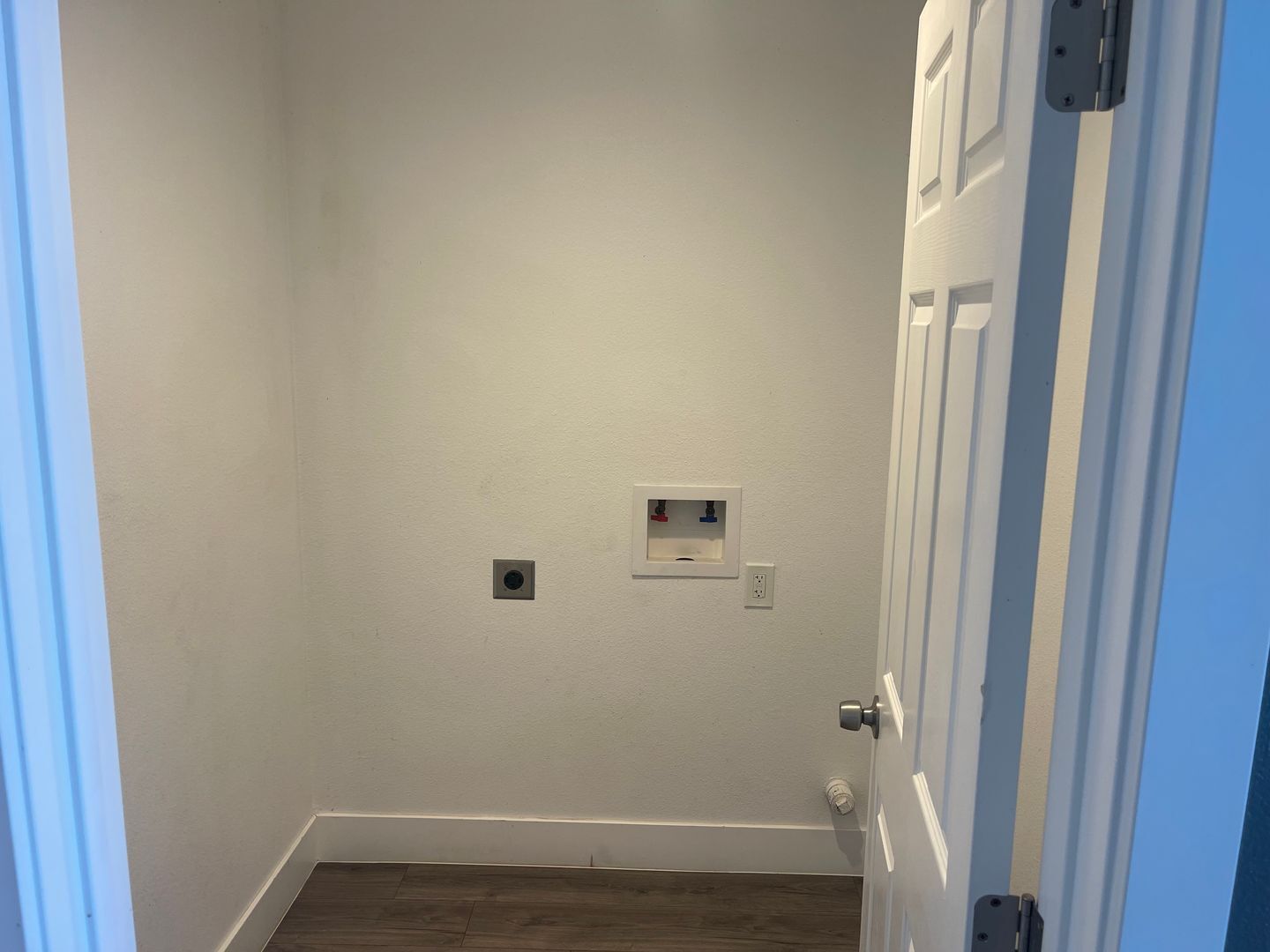 1526 N Sierra Nevada St - Stockton - California - 3 bed, 2 bath rental property