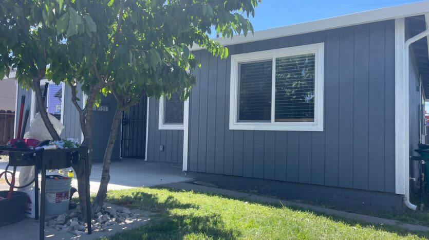 1526 N Sierra Nevada St - Stockton - California - 3 bed, 2 bath rental property