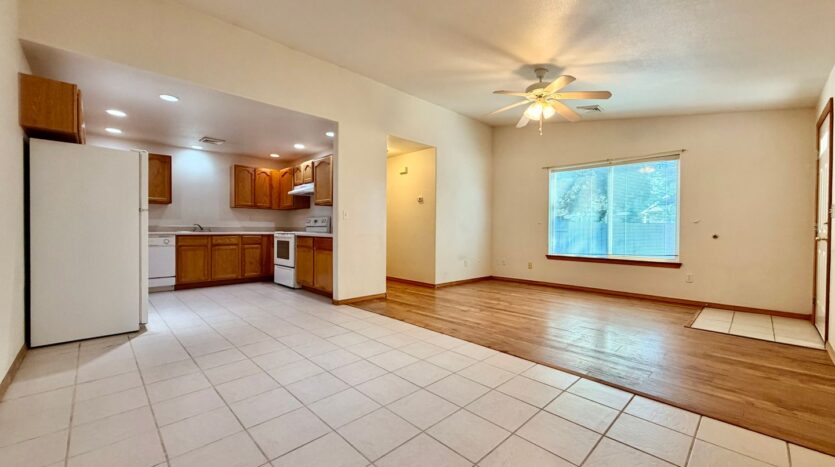 1547-1549 SW Rimrock Way - Redmond - Oregon - 3 bed, 2 bath rental property