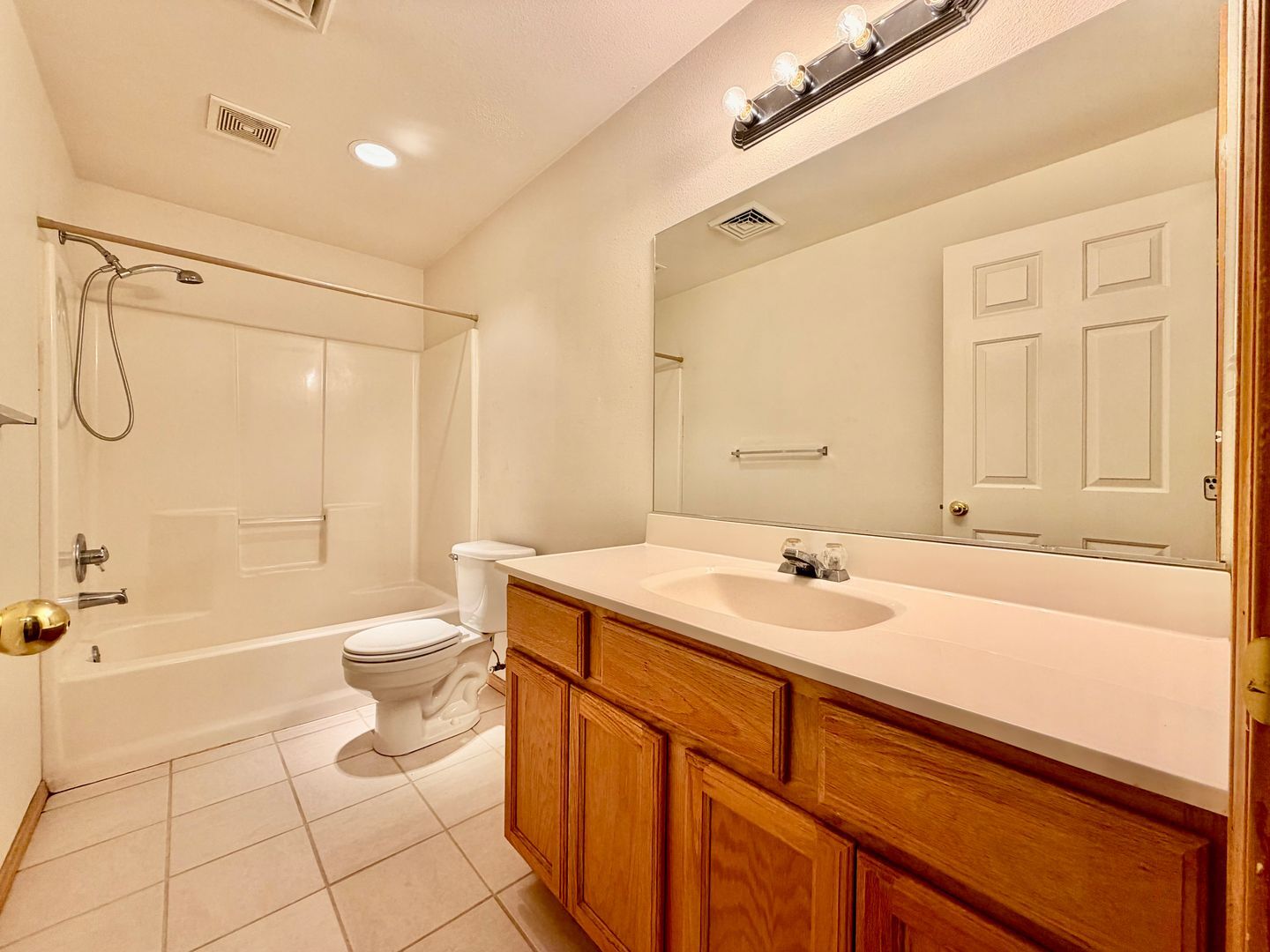 1547-1549 SW Rimrock Way - Redmond - Oregon - 3 bed, 2 bath rental property