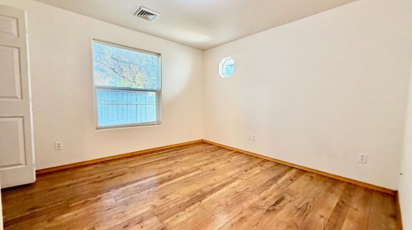 1547-1549 SW Rimrock Way - Redmond - Oregon - 3 bed, 2 bath rental property