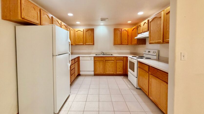 1547-1549 SW Rimrock Way - Redmond - Oregon - 3 bed, 2 bath rental property