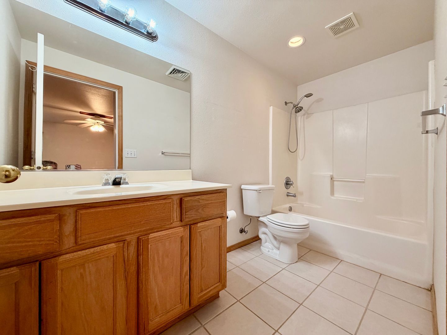 1547-1549 SW Rimrock Way - Redmond - Oregon - 3 bed, 2 bath rental property