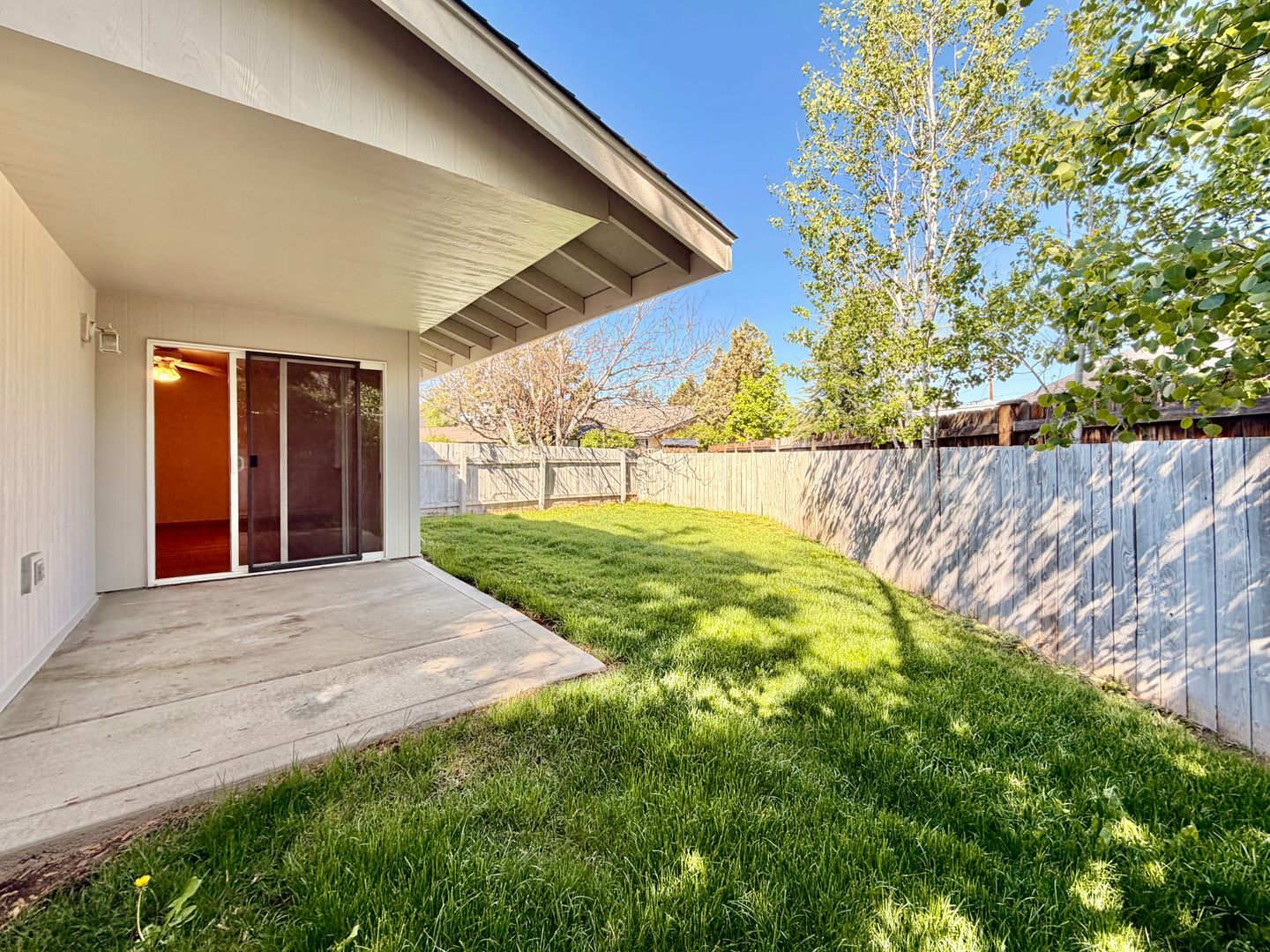1547-1549 SW Rimrock Way - Redmond - Oregon - 3 bed, 2 bath rental property