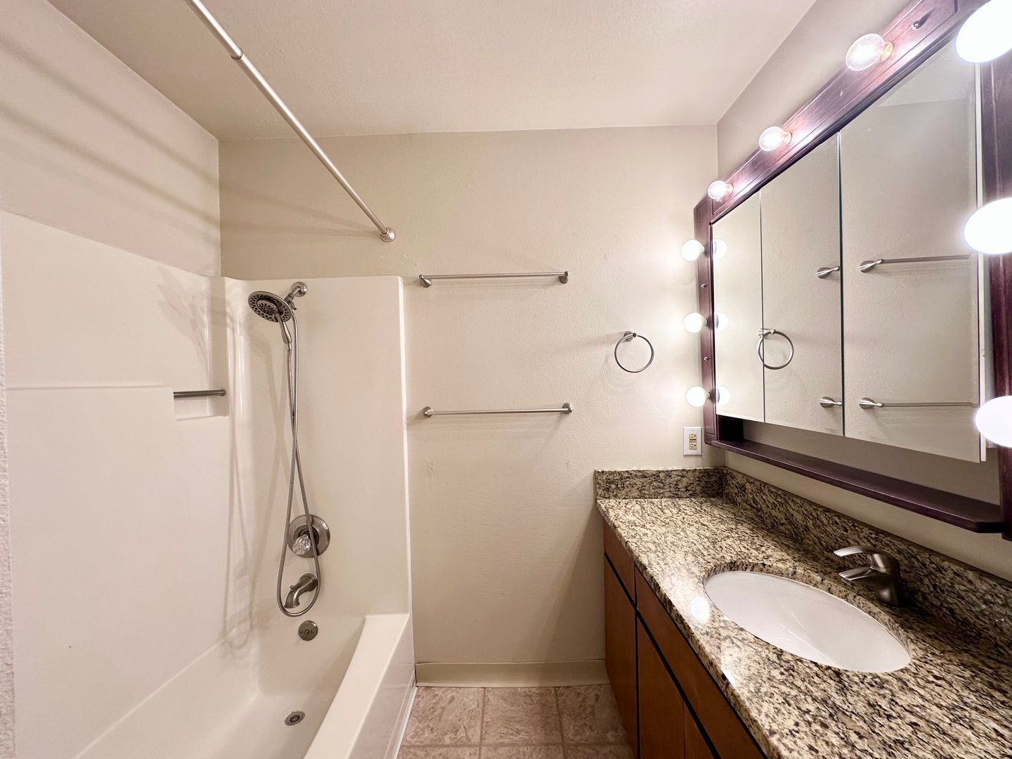 15938 Quarry Rd, #5A - Lake Oswego - Oregon - 2 bed, 1 bath rental property