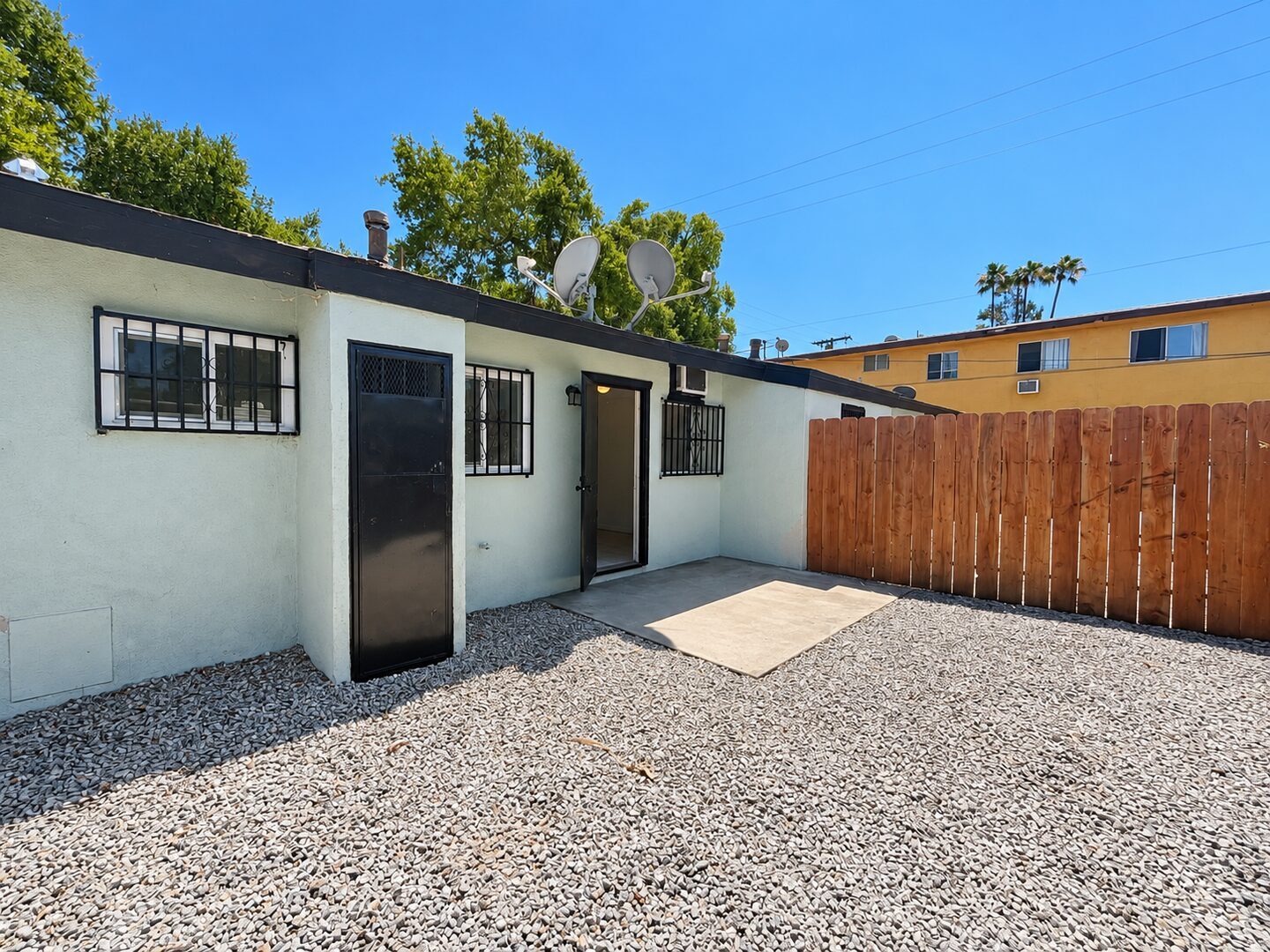 1594 Sepulveda Ave - San Bernardino - California - 1 bed, 1 bath rental property
