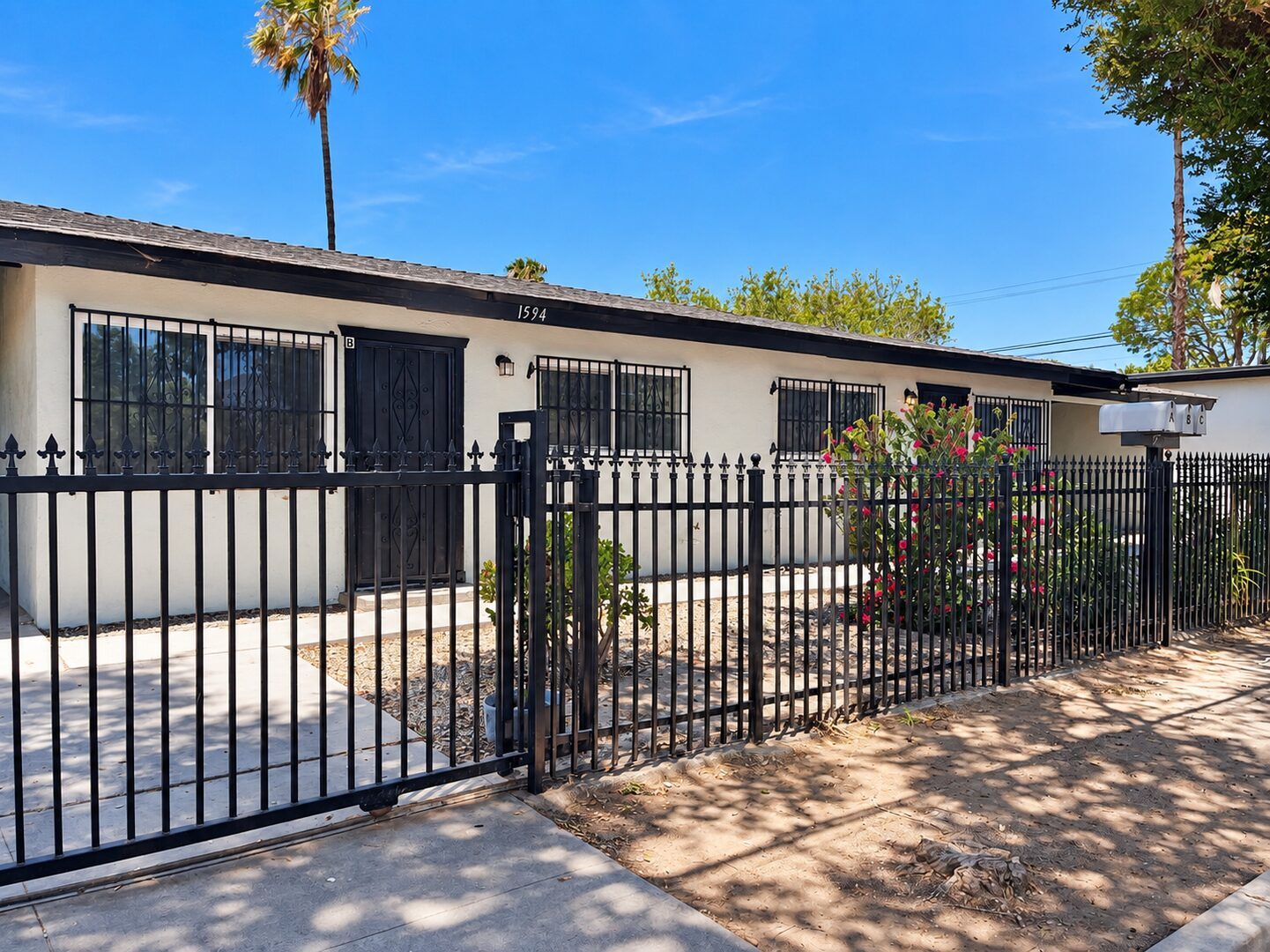 1594 Sepulveda Ave - San Bernardino - California - 1 bed, 1 bath rental property