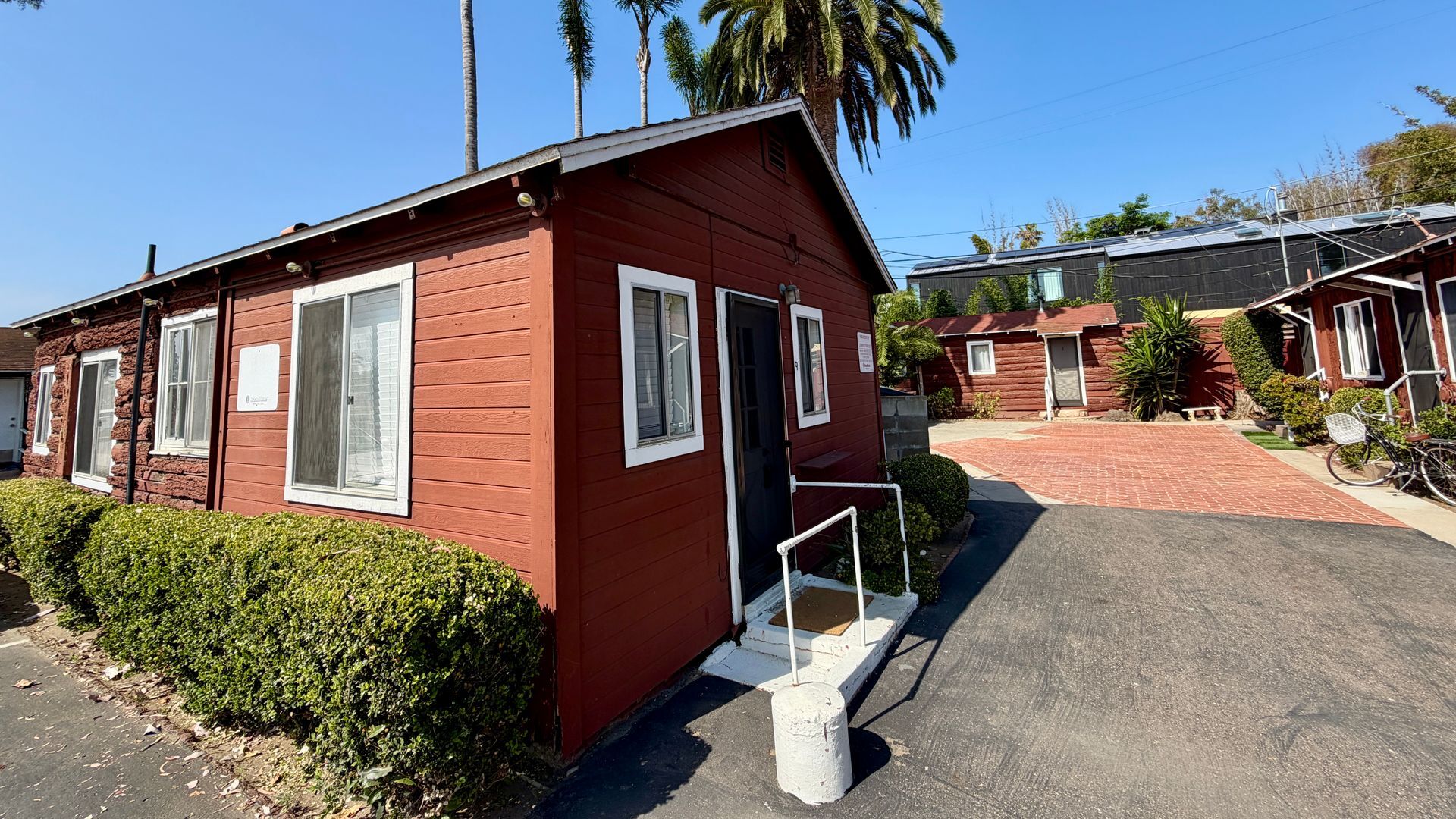 1660 N Coast Hwy 101 - Encinitas - California - 1 bath rental property
