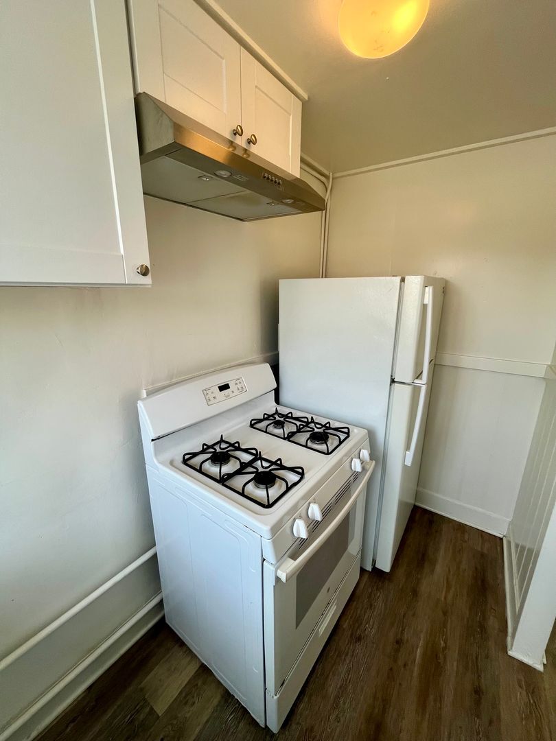 1660 N Coast Hwy 101 - Encinitas - California - 1 bath rental property