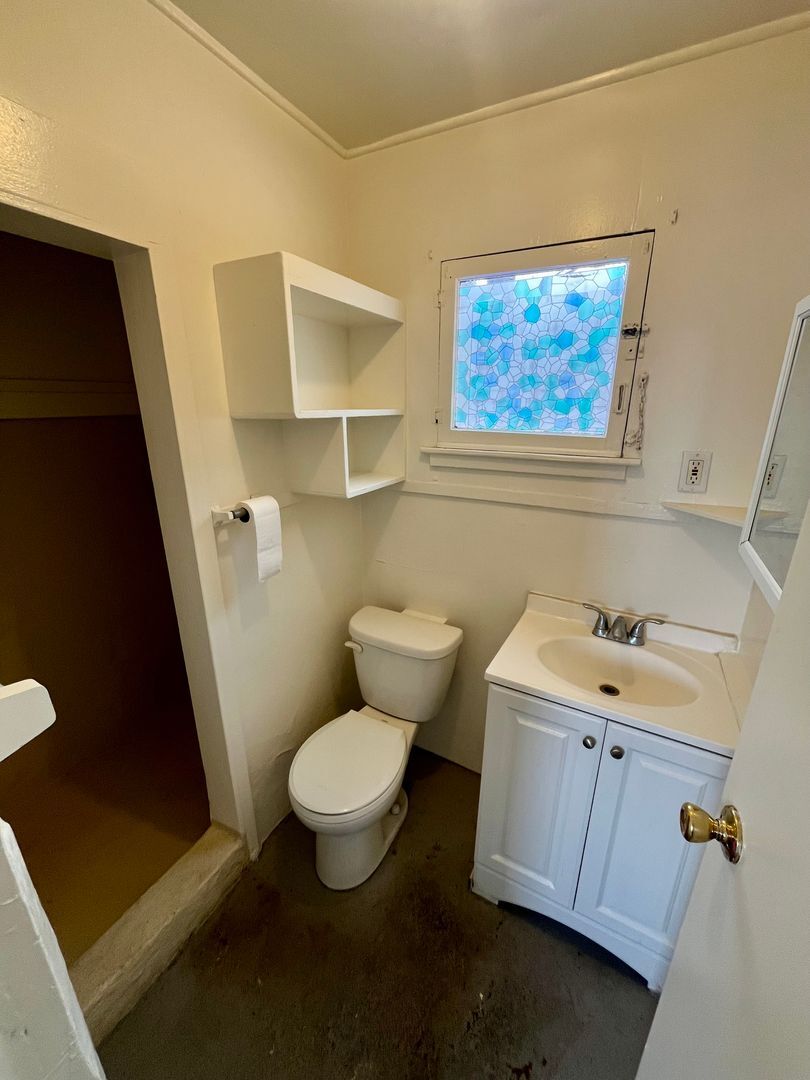 1660 N Coast Hwy 101 - Encinitas - California - 1 bath rental property